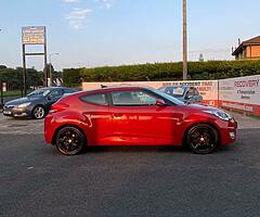 2013 Hyundai Veloster - Image 4/10