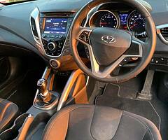 2013 Hyundai Veloster - Image 8/10