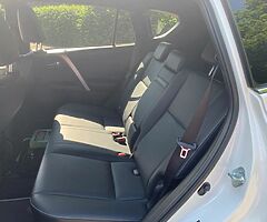 2017 Toyota RAV4 - Image 4/10