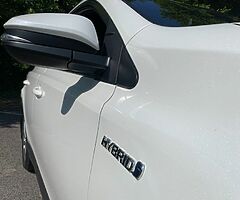 2017 Toyota RAV4 - Image 6/10