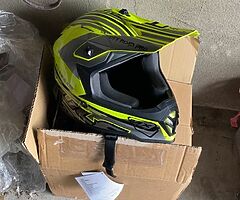 Wulf medium child’s helmet
