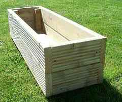 Wooden planters and raised beds - Image 5/10