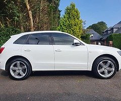 **2011 Audi Q5 S Line + Quattro 2.0 TDI (leather, Sat Nav, Towbar)** - Image 8/10