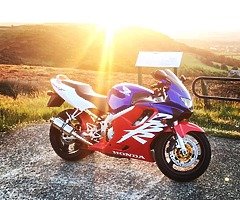 2000 Honda CBR - Image 4/4