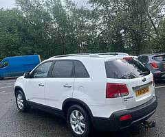 2011 kia sorento (automatic) (7 seater) - Image 3/9