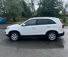 2011 kia sorento (automatic) (7 seater) - Image 6/9