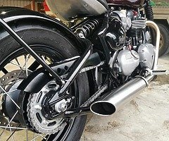 2017 Triumph Bonneville - Image 6/10
