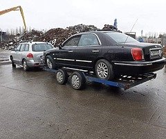 Old sckrap cars vans jeep with