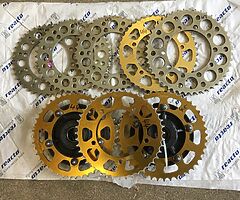GSXR 600/750/1000 rear 520 race sprockets and carriers