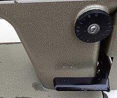 Singer industrial sowing machine