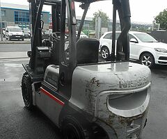 FOR SALE: Nissan 30 Forklift