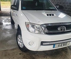 Toyota Hilux - Image 6/10