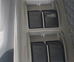 Toyota Hilux - Image 8/10