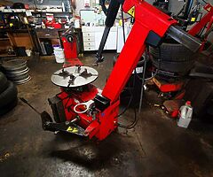 CORGHI  A2019 FULLY AUTOMATIC TYRE CHANGER