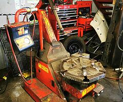 CORGHI ARTIGLIO TYRE CHANGER 
FOR PARTS
OFFERS - Image 7/8