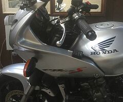 2001 Honda hornet 600 cc  13.000 miles