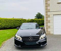 Mercedes Benz E 220 AMG Night Edition - Image 3/10