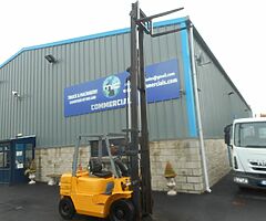 FOR SALE: 2.5 Tonne Mitsubishi Forklift