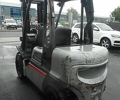 FOR SALE: Nissan 30 Forklift - Image 4/7