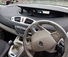 Renault Megan 7 seater - Image 4/9