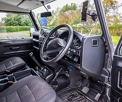 2014 Land Rover Defender 90 - Image 5/10