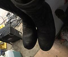 Motorbike boots £20 for each n £30 for the gear or 60 for all