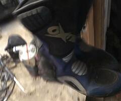 Motorbike boots £20 for each n £30 for the gear or 60 for all