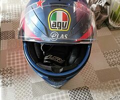 Motorcycle helmet