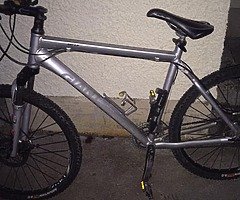 Giant bike - Image 3/4