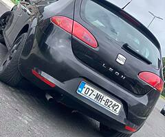SEAT LEON