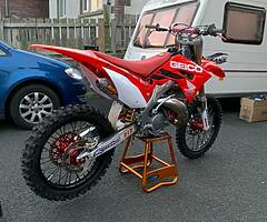 2004 cr125
