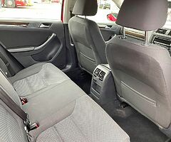 VOLKSWAGEN JETTA - Image 5/9