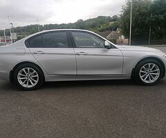 2018 BMW Series 3 - Image 3/10