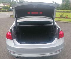 2018 BMW Series 3 - Image 6/10