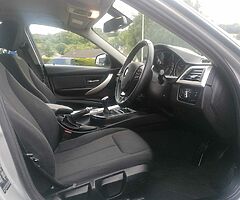 2018 BMW Series 3 - Image 9/10