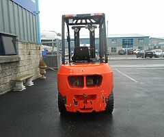 FOR SALE: Forklift - 3 Ton