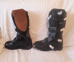 Wulf moto x boots eu size 39 never worn - Image 3/7