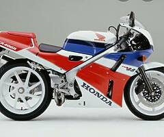 ❗️Wanted ❗️
RVF400 NC35 or  VFR400 NC30
For project