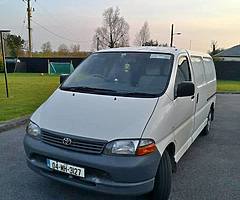 04 Toyota Hiace