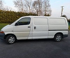 04 Toyota Hiace - Image 5/10