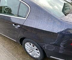Volkswagen Passat CL 2.0 TDI D6F (Automatic)Blue Motion. - Image 3/10