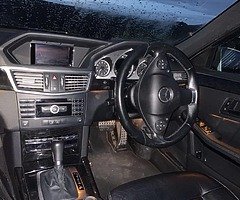 11 E220 Amg - Image 10/10