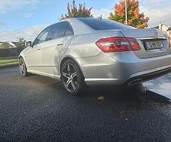 Mercedes Benz e220 AMG - Image 3/10