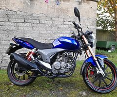 ** 2O16 KEEWAY RKV 125 **