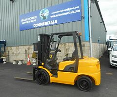 FOR SALE: Hyundai Forklift - Image 7/10