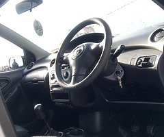 05 Yaris test and tax - Image 4/5