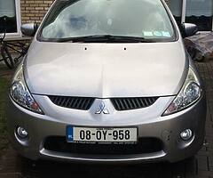 Mitsubishi Grandis 2LDiesel 7 Seater family car.