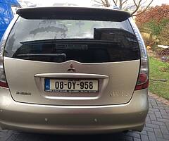 Mitsubishi Grandis 2LDiesel 7 Seater family car. - Image 3/10