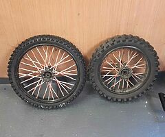 Stomp wheels