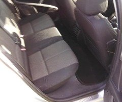 Peugeot 407sw 1.6 diesel very clean car inside and out very good drive pm if interested - Image 5/8